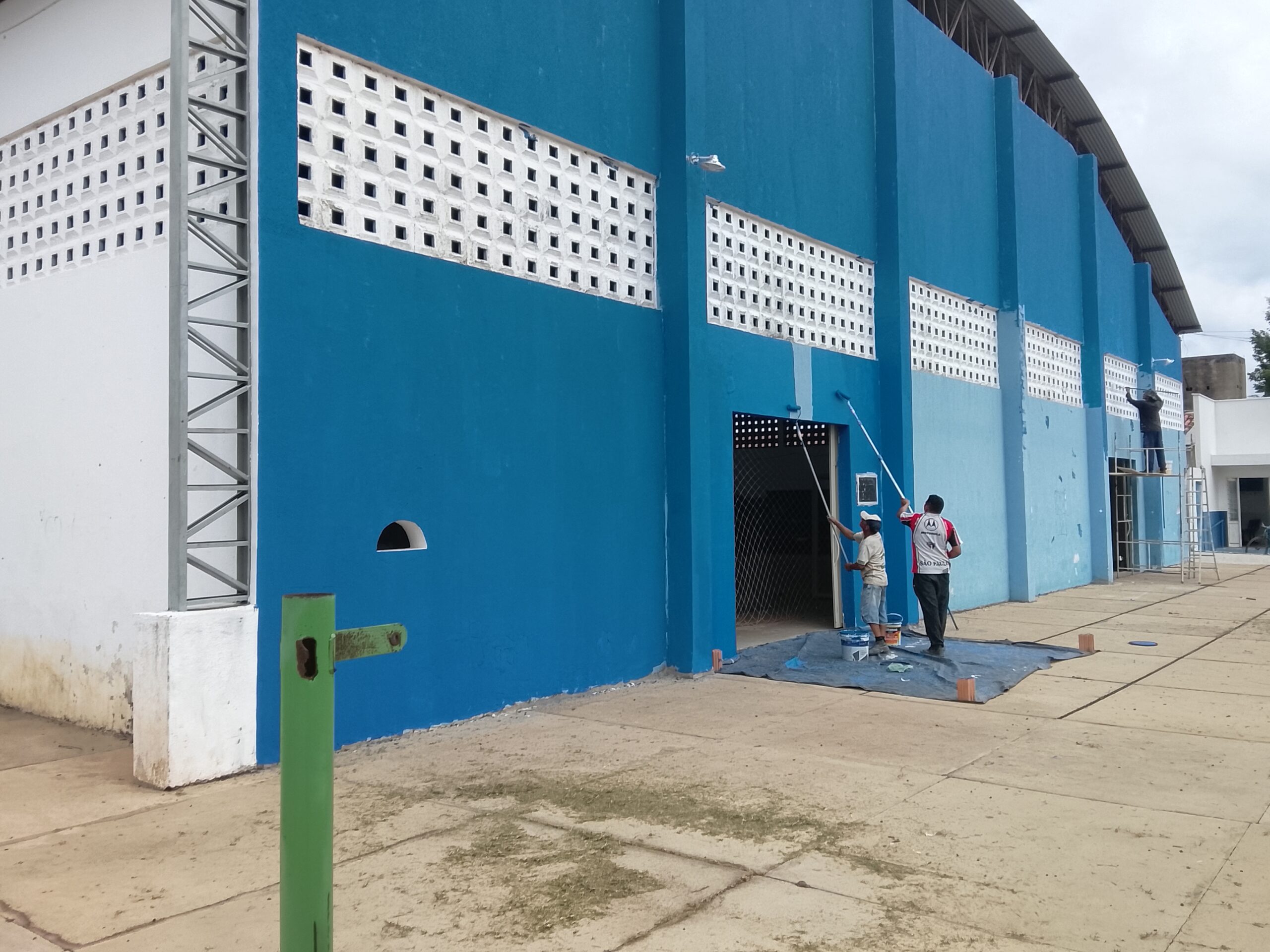 Ginásio poliesportivo do Amando Lima está passando por ampla reforma , confira